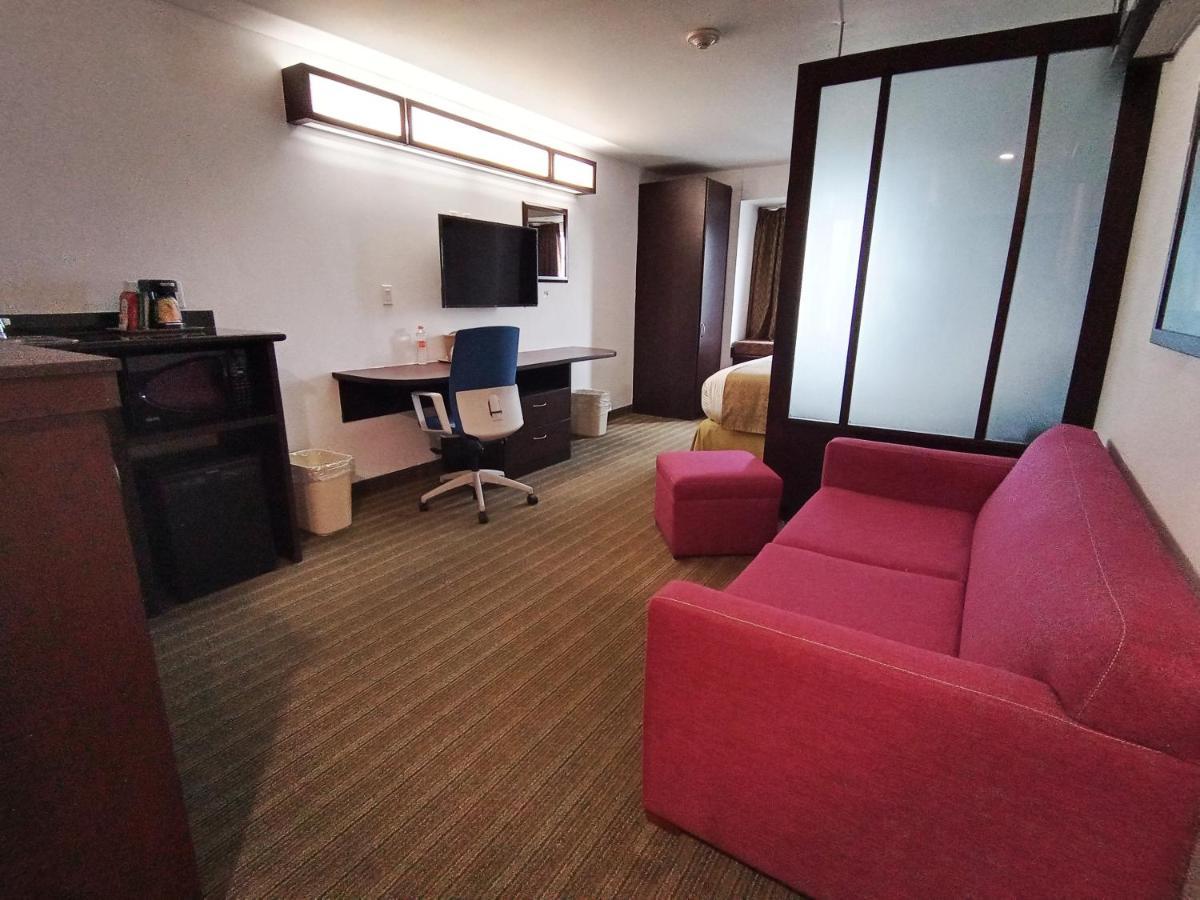 Microtel Inn And Suites By Wyndham Toluca Extérieur photo