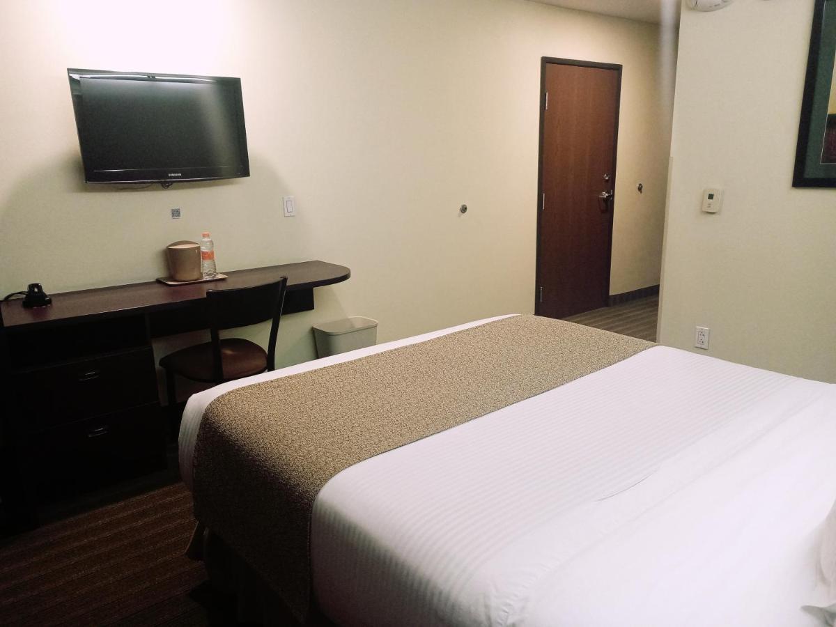 Microtel Inn And Suites By Wyndham Toluca Extérieur photo