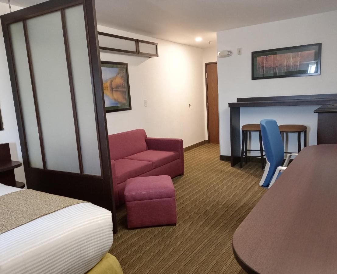 Microtel Inn And Suites By Wyndham Toluca Extérieur photo