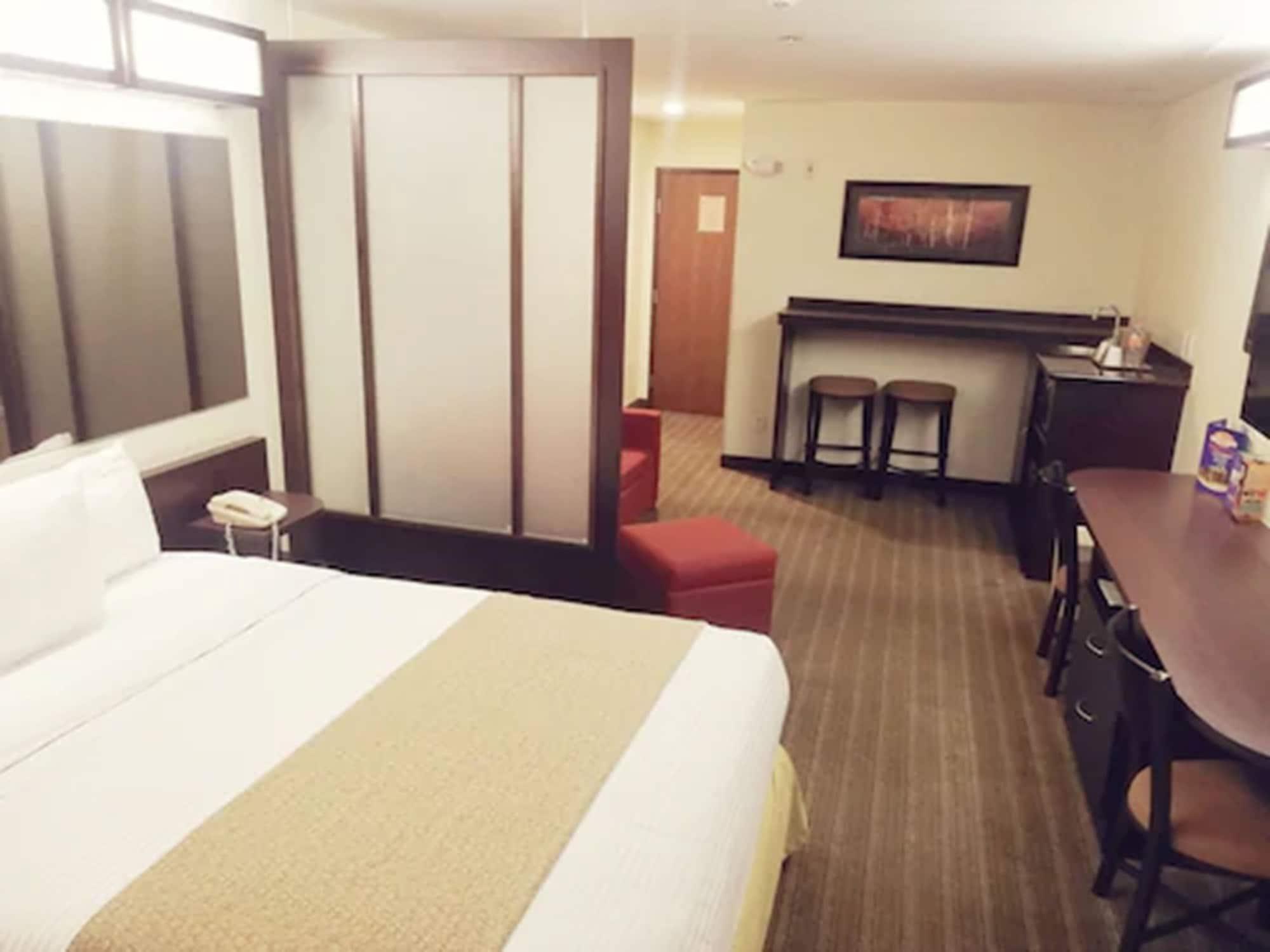 Microtel Inn And Suites By Wyndham Toluca Extérieur photo
