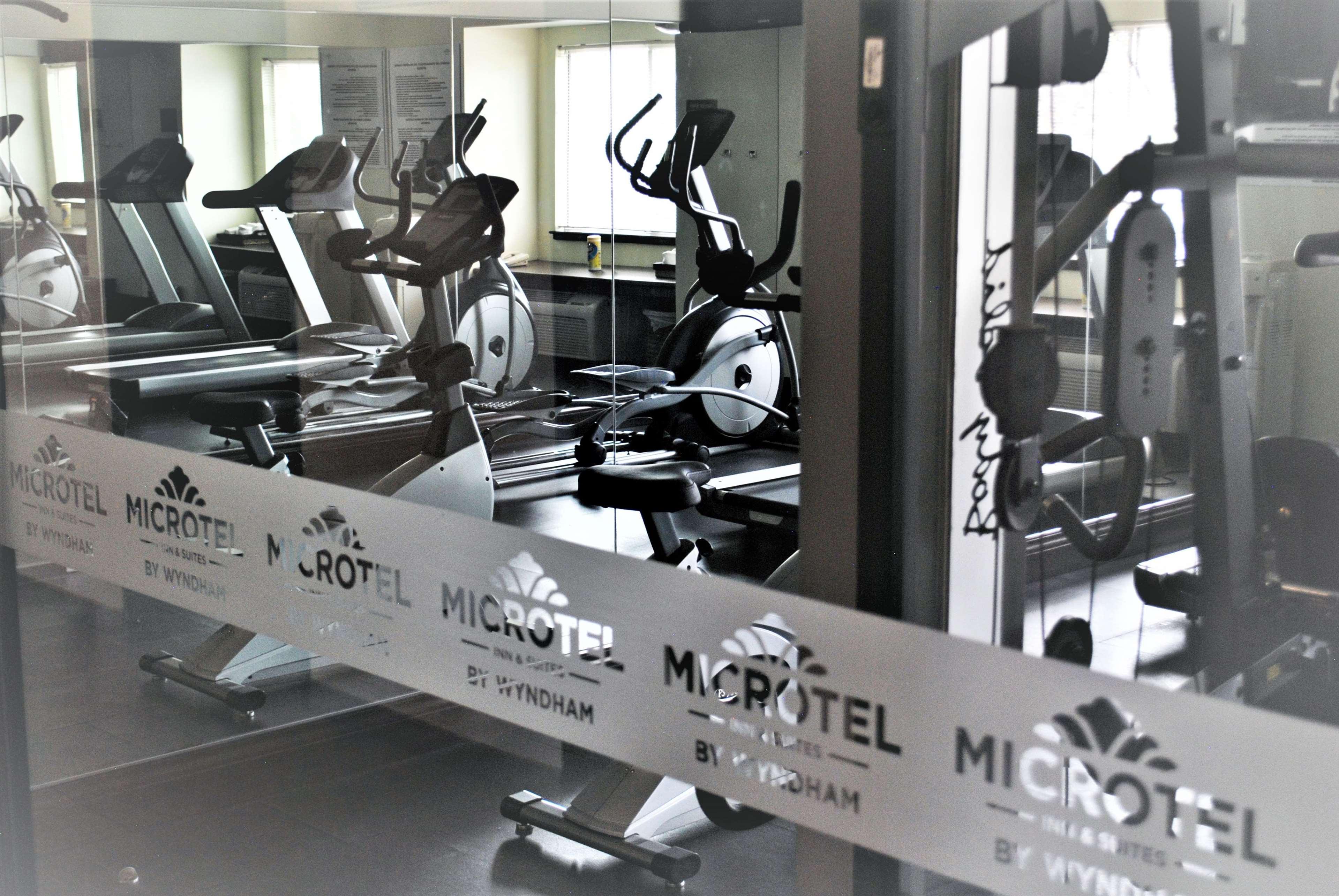 Microtel Inn And Suites By Wyndham Toluca Extérieur photo