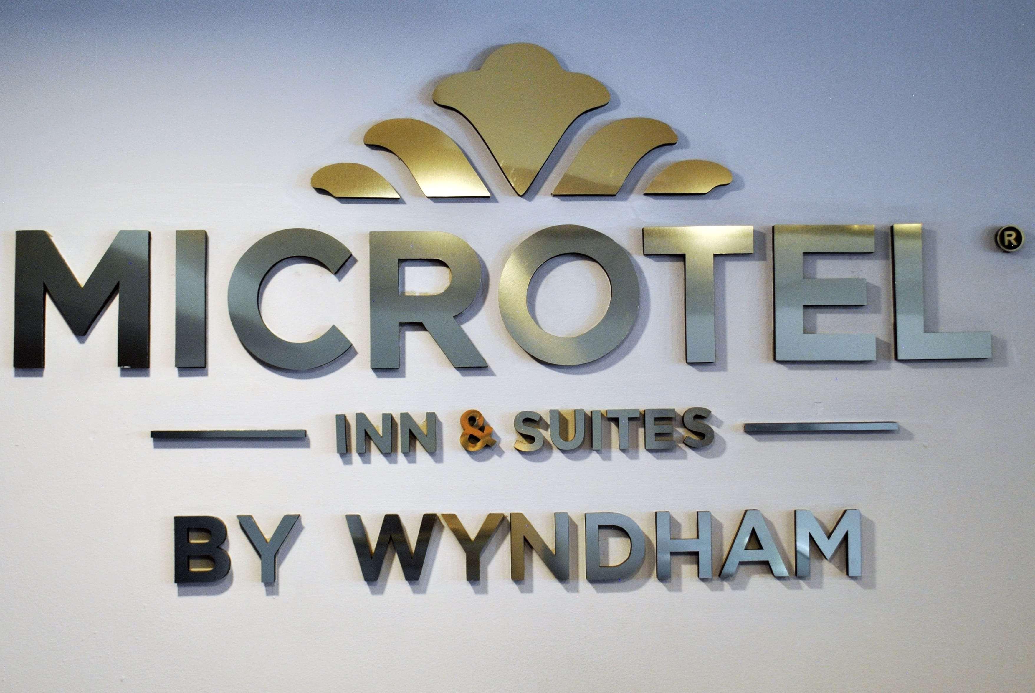 Microtel Inn And Suites By Wyndham Toluca Extérieur photo