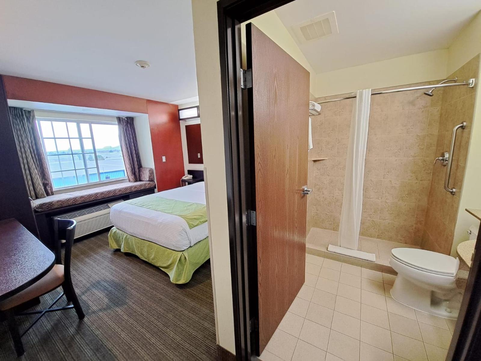 Microtel Inn And Suites By Wyndham Toluca Extérieur photo