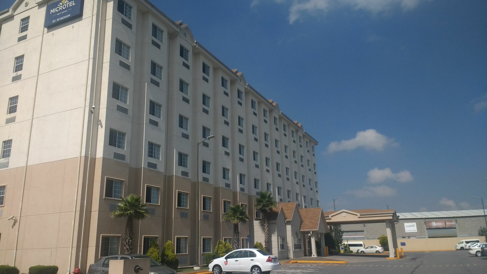 Microtel Inn And Suites By Wyndham Toluca Extérieur photo